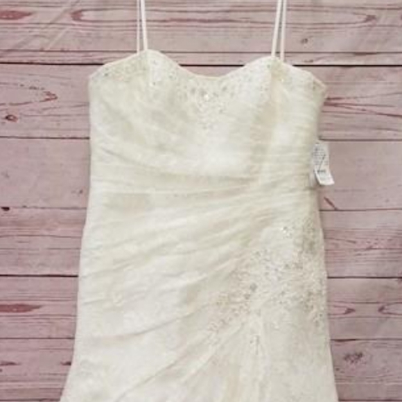 Camille La Vie Dresses & Skirts - NWT Camille La Vie Women's Ivory Sleeveless Wedding Dress Size 14